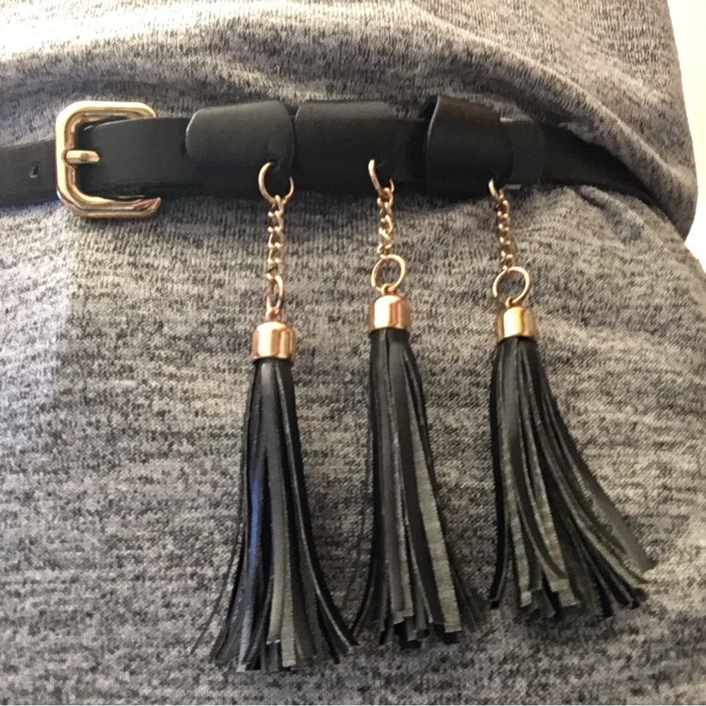 Faux-leather belt with tassels